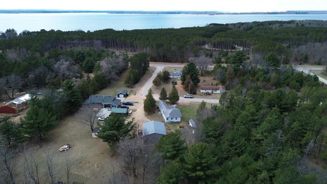 2284 Pine Drive, Friendship, WI 53934