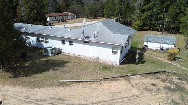 2284 Pine Drive, Friendship, WI 53934
