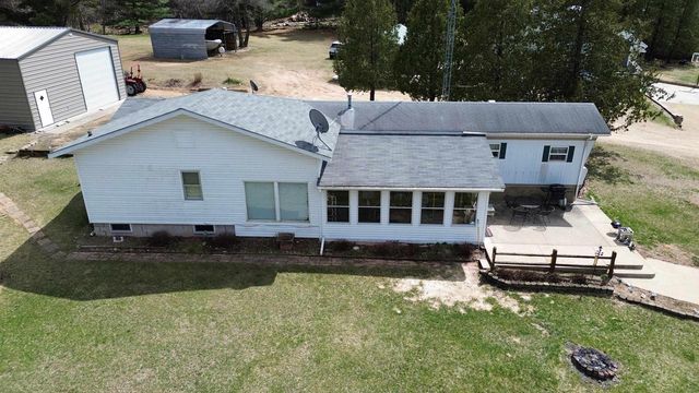 2284 Pine Drive, Friendship, WI 53934