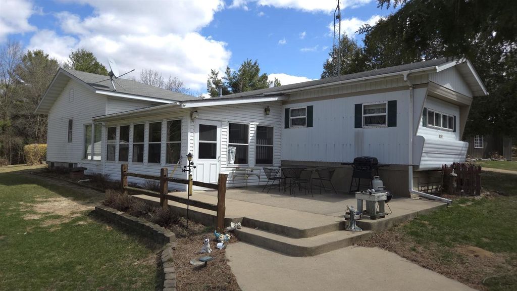 2284 Pine Drive, Friendship, WI 53934