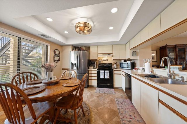 1801 E LAKE ROAD 10D, Palm Harbor, FL 34685