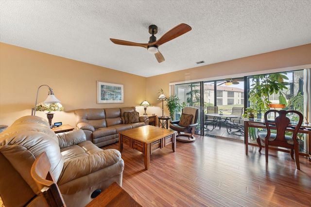 1801 E LAKE ROAD 10D, Palm Harbor, FL 34685