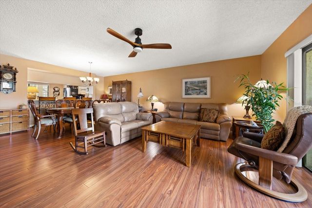 1801 E LAKE ROAD 10D, Palm Harbor, FL 34685