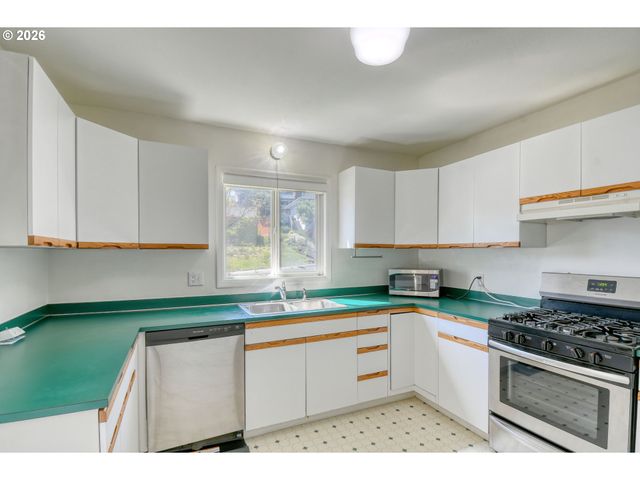 812 Nw 11TH St, Pendleton, OR 97801
