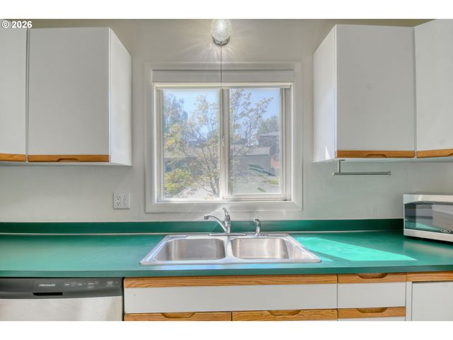 812 Nw 11TH St, Pendleton, OR 97801
