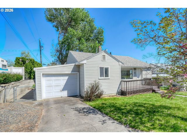 812 Nw 11TH St, Pendleton, OR 97801