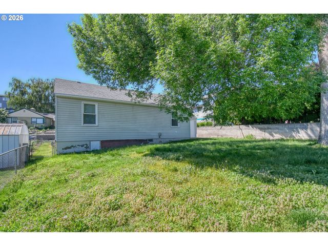 812 Nw 11TH St, Pendleton, OR 97801