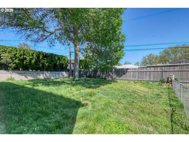 812 Nw 11TH St, Pendleton, OR 97801