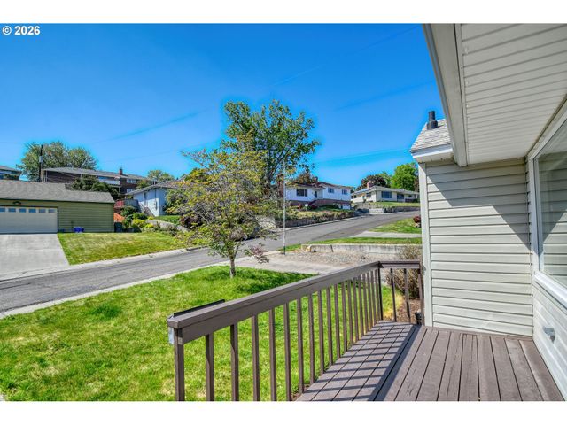 812 Nw 11TH St, Pendleton, OR 97801