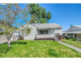 812 Nw 11TH St, Pendleton, OR 97801