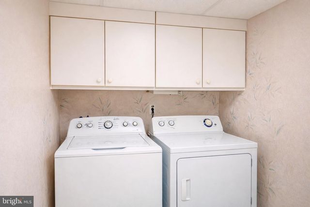 11 JESTER LN, Levittown, PA 19055