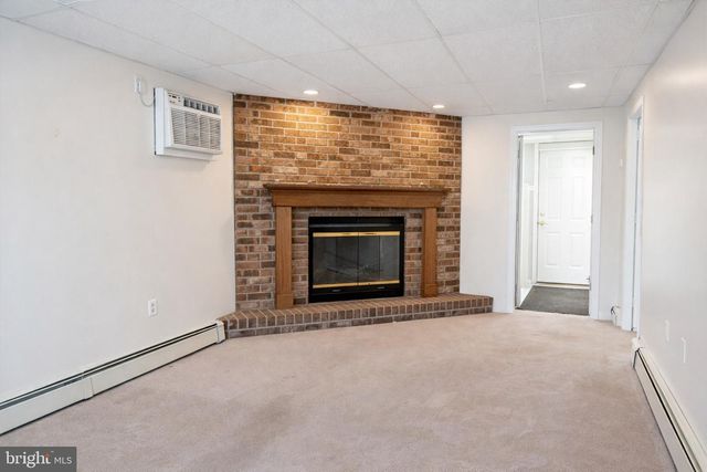 11 JESTER LN, Levittown, PA 19055