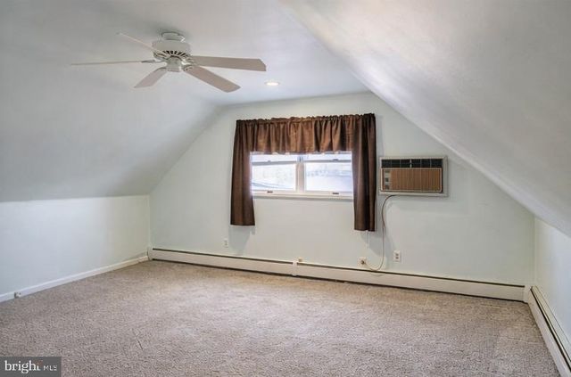 11 JESTER LN, Levittown, PA 19055