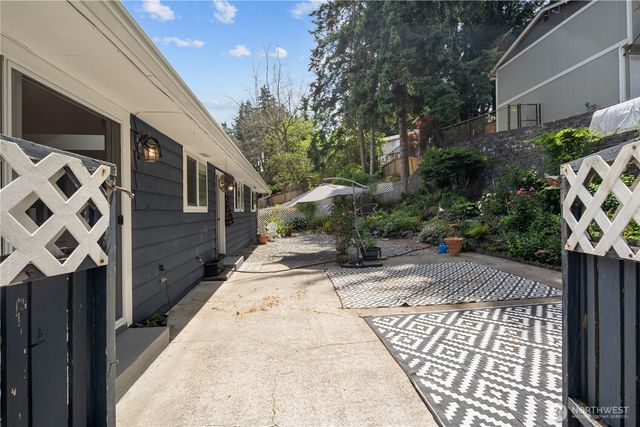 4702 69th Avenue W, University Place, WA 98466