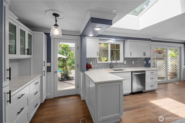 4702 69th Avenue W, University Place, WA 98466
