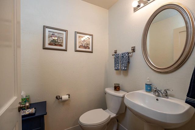 3221 MOCKINGBIRD WAY, Oshkosh, WI 54904