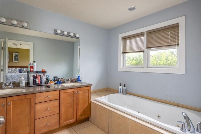 3221 MOCKINGBIRD WAY, Oshkosh, WI 54904