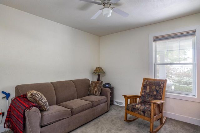 3221 MOCKINGBIRD WAY, Oshkosh, WI 54904