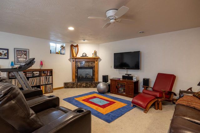 3221 MOCKINGBIRD WAY, Oshkosh, WI 54904