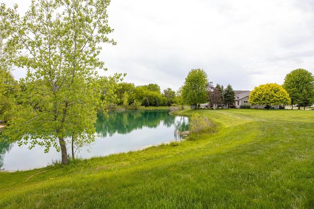3221 MOCKINGBIRD WAY, Oshkosh, WI 54904