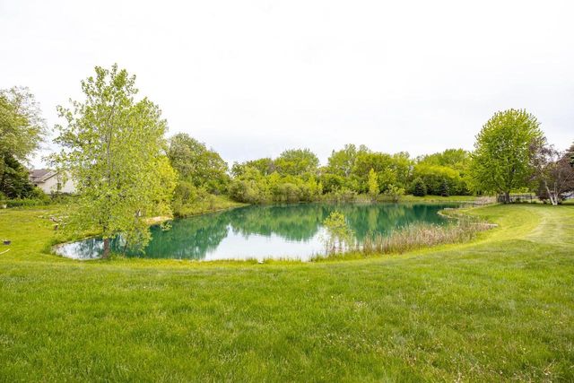 3221 MOCKINGBIRD WAY, Oshkosh, WI 54904