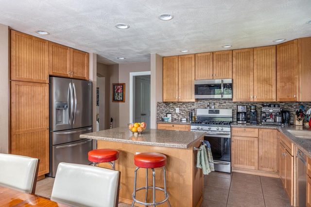 3221 MOCKINGBIRD WAY, Oshkosh, WI 54904