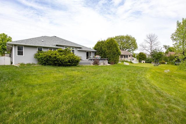 3221 MOCKINGBIRD WAY, Oshkosh, WI 54904