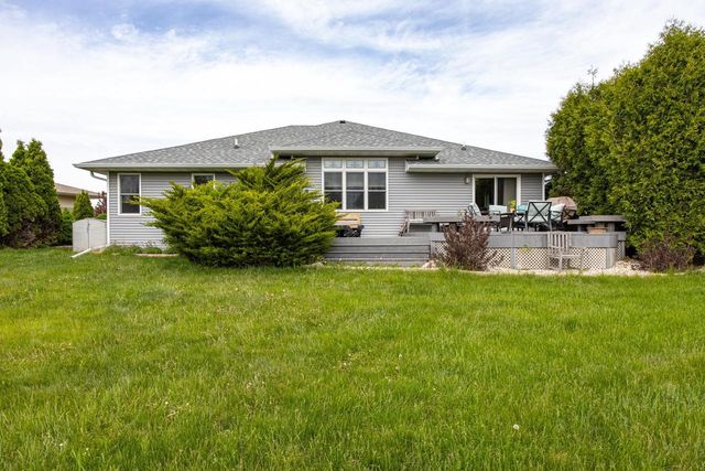 3221 MOCKINGBIRD WAY, Oshkosh, WI 54904