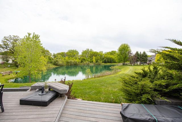 3221 MOCKINGBIRD WAY, Oshkosh, WI 54904