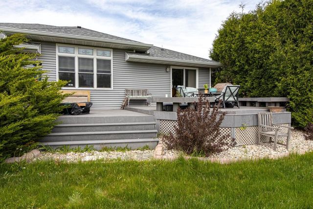 3221 MOCKINGBIRD WAY, Oshkosh, WI 54904