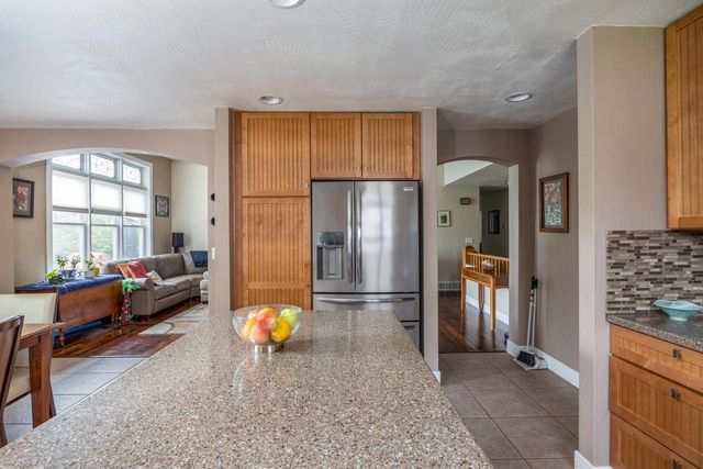 3221 MOCKINGBIRD WAY, Oshkosh, WI 54904