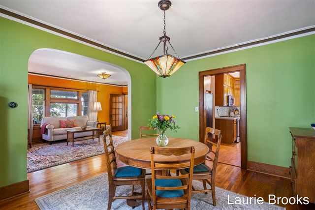 214 Glenhaven Avenue, Grand Rapids, MI 49504