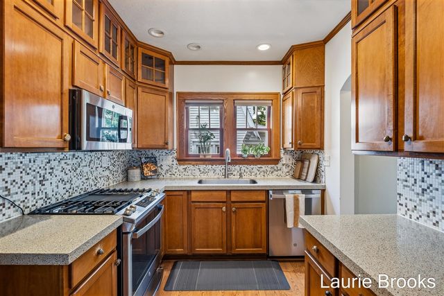214 Glenhaven Avenue, Grand Rapids, MI 49504
