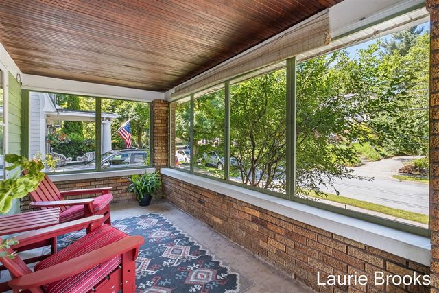 214 Glenhaven Avenue, Grand Rapids, MI 49504