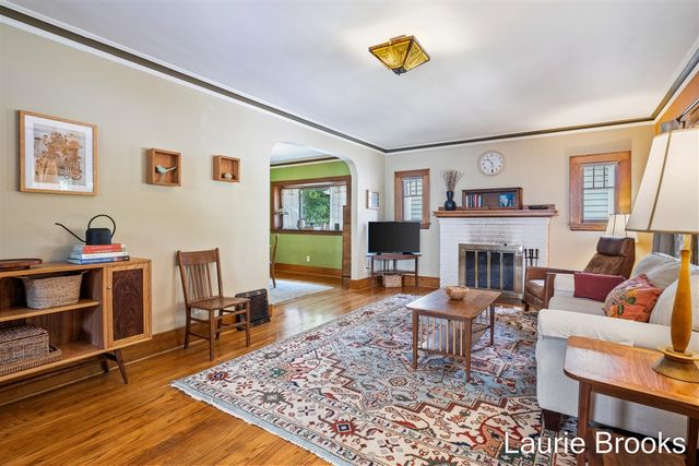 214 Glenhaven Avenue, Grand Rapids, MI 49504