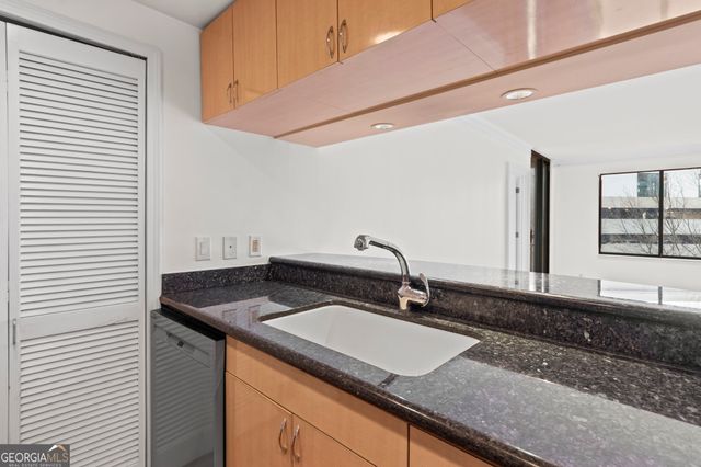 3481 Lakeside Drive NE 902, Atlanta, GA 30326