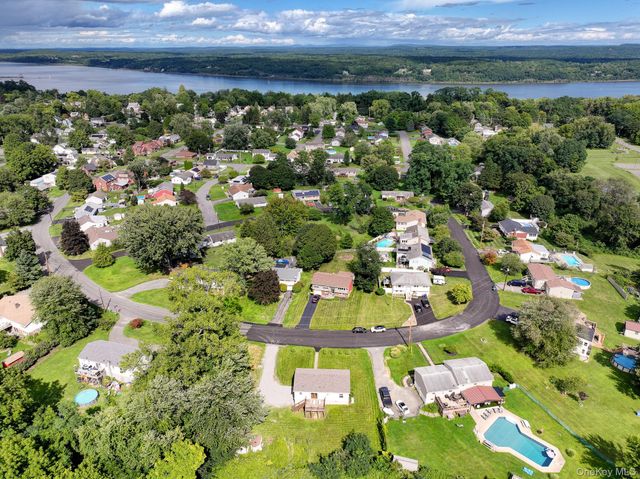 200 Doris Street, Port Ewen, NY 12466