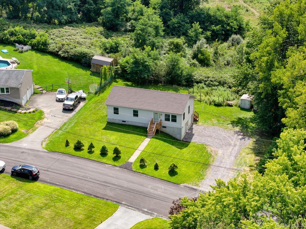 200 Doris Street, Port Ewen, NY 12466