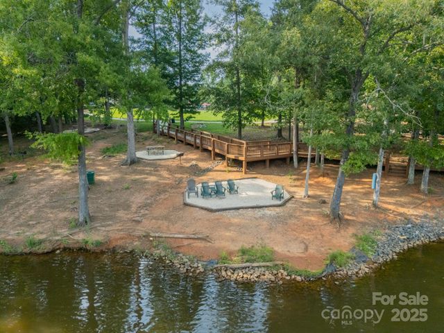 6034 Jepson Court, Charlotte, NC 28214
