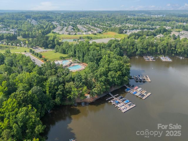 6034 Jepson Court, Charlotte, NC 28214