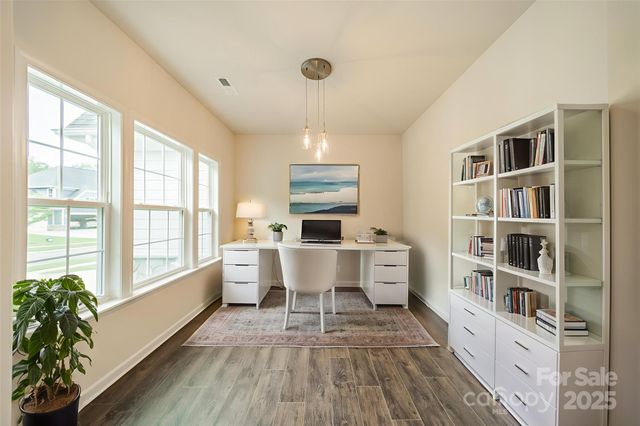 6034 Jepson Court, Charlotte, NC 28214