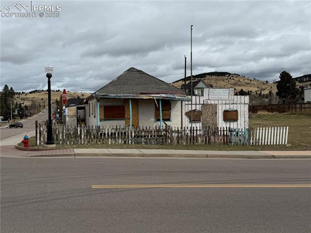 239 W Bennett Avenue, Cripple Creek, CO 80813 — photo 2