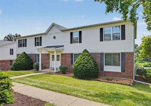 234 Carriage Court, Washington, MO 63090