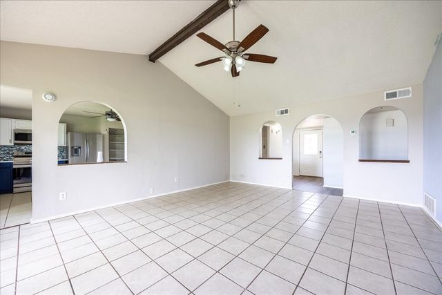 722 Meadowglen Drive, Duncanville, TX 75137