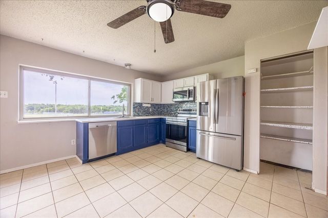 722 Meadowglen Drive, Duncanville, TX 75137