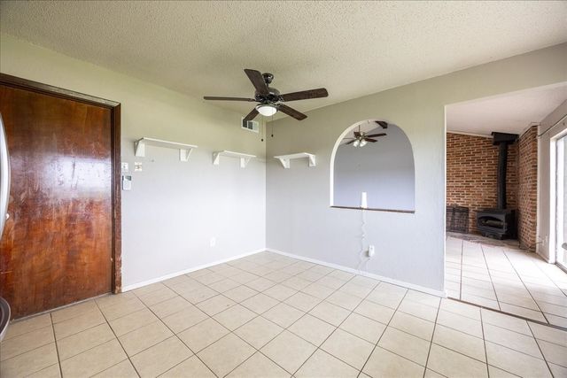 722 Meadowglen Drive, Duncanville, TX 75137