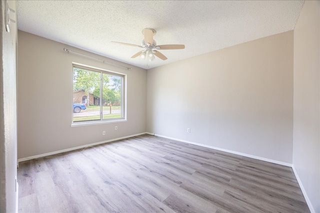 722 Meadowglen Drive, Duncanville, TX 75137