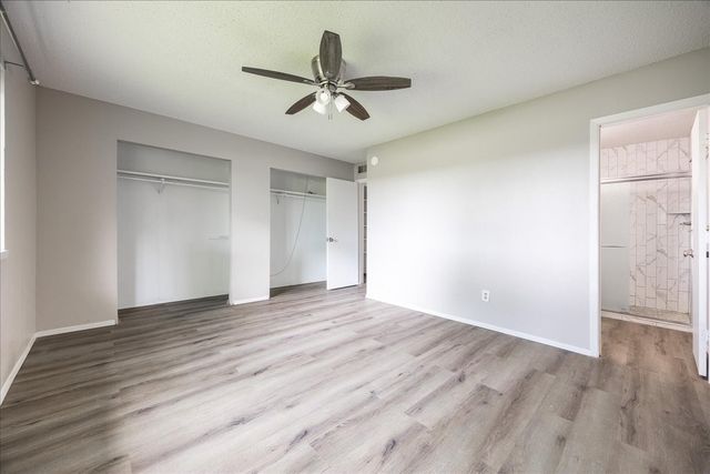 722 Meadowglen Drive, Duncanville, TX 75137
