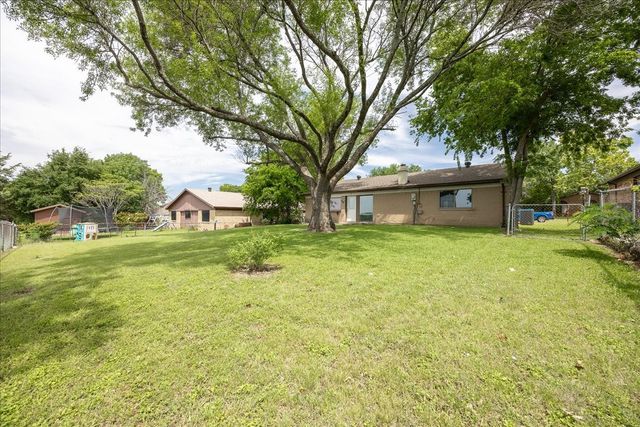 722 Meadowglen Drive, Duncanville, TX 75137