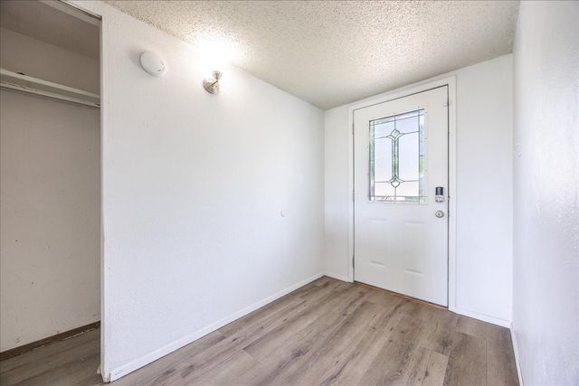 722 Meadowglen Drive, Duncanville, TX 75137